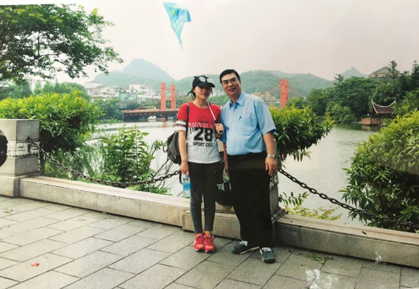 香港江女士一行12人参加桂林山水，阳朔，龙脊梯田深度4日包车旅游